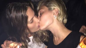 Miley Cyrus Lesbian Porn - Miley Cyrus on her bisexuality: I'm not as interested in d***s, girls are  way hotter | Marca