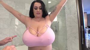Leanne Crow Huge Tits Porn - Leanne Crow gets her ass and huge boobs measured