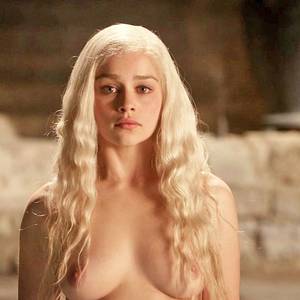 emilia clarke game of thrones - Game of Thrones goes bonkers at 'rip-off' porn site Pornhub as fans go wild  for sexy Emilia Clarke