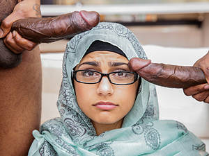 Mia Khalifa Hijab Porn - Mia Khalifa Interracial Threesome
