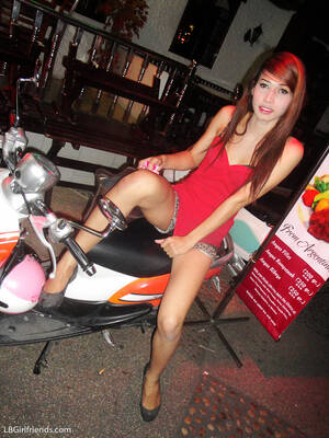 bangkok ladyboy peeing - 