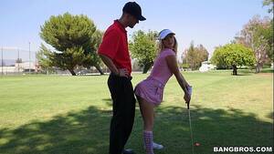 golf - Sexy Golfer Girl gets on Her Knees for Dick - XVIDEOS.COM