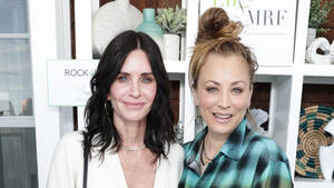 Bobs House Of Porn Courtney Cox - Courteney Cox, Kaley Cuoco Attend Rock4EB (PHOTOS)