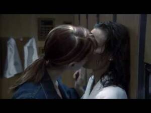 Anne Hathaway Lesbian Porn - Kisses - YouTube