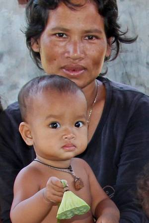 Cambodian Toddler Porn - Before giving birth, a Cambodian mother has to follow many traditional  advices. http: