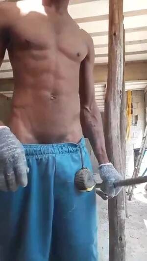 Brazilian Construction - Brazilian construction worker showing off - ThisVid.com