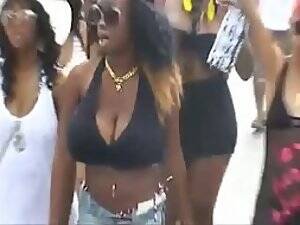 black voyeur tits - black tits Voyeur Videos