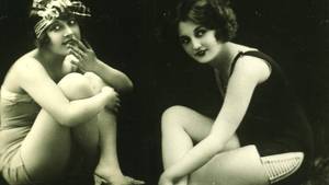 20s Flapper Girl Porn - Shocking 1920's Vintage Erotica Pt2 - 100s of Roaring 20's Fashion and  Flappers - YouTube