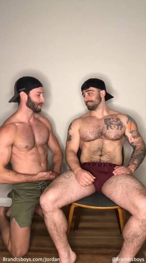 Hairy Blowjob Gay Porn - Hairy man sucks and blowjob - ThisVid.com
