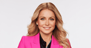 Kelly Rippa Porn Abducted - Kidnapped, drugged or porn': Kelly Ripa reveals her mom's three fears when  she moved to New York | MEAWW