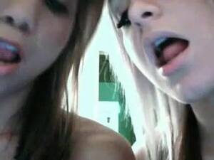 2 girls webcam - 2 girls playing on webcam - Lesbian Porn Videos