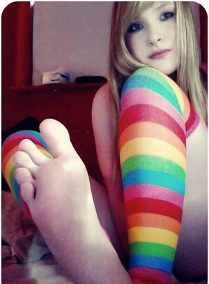 Blonde Striped Socks Porn - SOCKS: not only heats up the feet - 403763-blonde-teen-with-striped-socks  Porn Pic - EPORNER