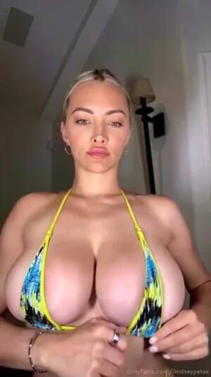 Giant Tits Bikini - Lindsey Pelas Huge Tits Bouncy Bikini Porn Video