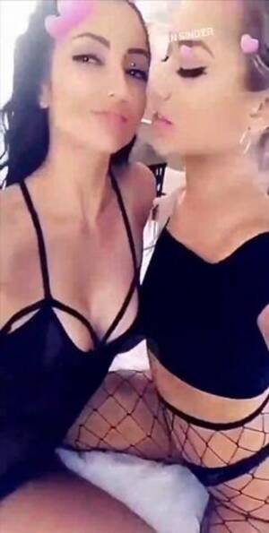 Lesbian Singers - Gwen Singer 11 minutes lesbian 69 cumming snapchat premium porn videos -  CamStreams.tv