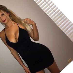 black tight dress - tight black dress Foto Porno - EPORNER