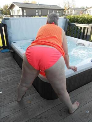 fat ladies naked hot tub - Bikini Clothed Porn Pics & Big Tits Pictures - BustyPassion.com