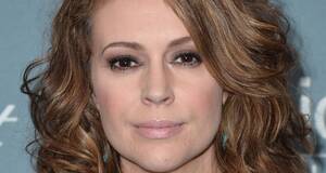 Alyssa Milano Fucking - Alyssa Milano Gets Arrested Outside the White House. : r/entertainment