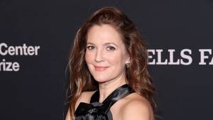 Drew Barrymore Porn Bondage - Drew Barrymore Won't Get Plastic Surgery Due to 'Personality'