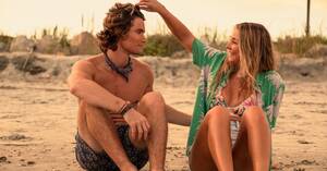 accidental beach nudity - Best Teen Shows on Netflix to Watch Right Now - Thrillist