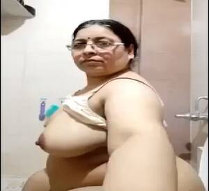 india mature mom nude - Desi mature mother nude selfie mms - Indian aunty porn