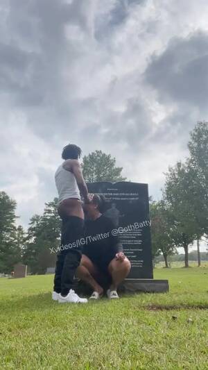 Grave - Free I can't make no doubt of @GothBatty screwed and took a facial from her  bf's opp on a grave. #SuperGremlin #Facial Porn Video HD