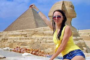 Egyptian Pyramids Porn Star - Tourist Shoots Adult Film At The Pyramids In Egypt (6 pics)