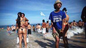 bottomless beach girls - The grump's guide to beach etiquette | Stuff.co.nz