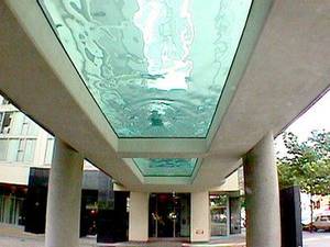 Glass Pool Porn - Glass swimming pool