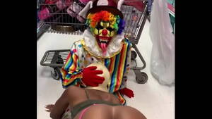 Clown Mask Porn - Clown gets dick sucked in party city - XVIDEOS.COM