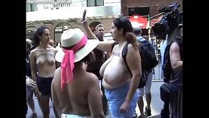big boob march - Topless rally chick huge tits macromastia - XVIDEOS.COM