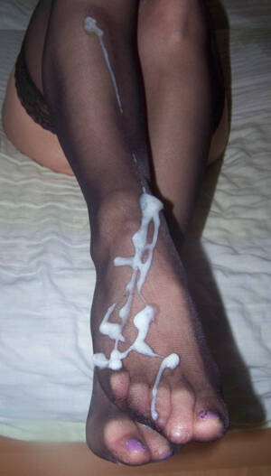 Cum On Her Stockings - Cum on stocking Porn Pic - EPORNER