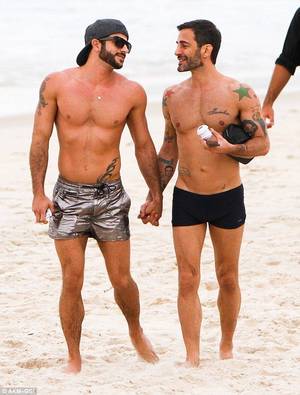 45 Year Men Porn - Catching up with the ex: Marc Jacobs has friendly brunch with former fiancÃ©  Lorenzo Martone... and their dogs are delighted