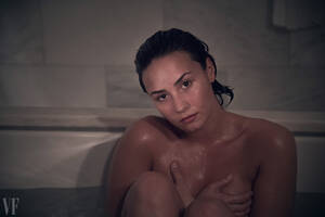 Demi Lovato Porn Fucking - Demi Lovato Goes Nude and Make-up Free For Vanity Fair â€“ Hits 97.3