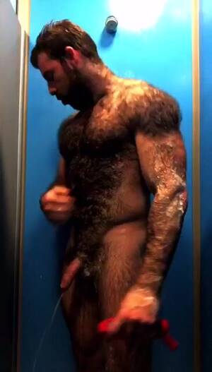 Extremely Hairy Male Porn - Extremely hairy guy showers - ThisVid.com
