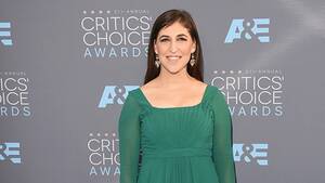 Mayim Bialik Hollywood Nude Porn Captions - Mayim Bialik says 'getting naked is not the only way to feel empowered' in  passionate video | Fox News