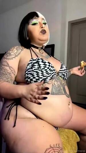 Big Belly Stuffing Porn - Belly stuffing: fat girl stuffing your hugeâ€¦ ThisVid.com