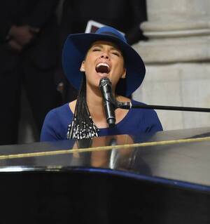 alicia keys pregnant and naked - Pregnant Alicia Keys posts nude selfie - NZ Herald