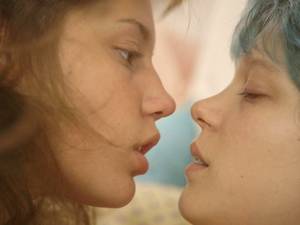 Lea Seydoux Lesbian X - AdÃ¨le Exarchopoulos and LÃ©a Seydoux kissing in Blue Is The Warmest Colour.  Directed by Abdellatif Kechiche.