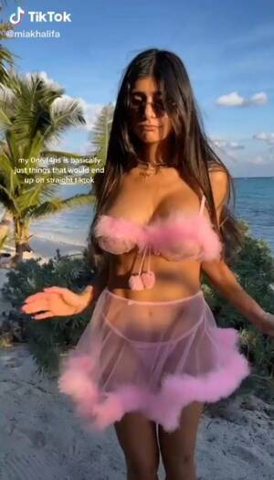 Ariana Sexy - Mia Khalifa baila al ritmo de Ariana Grande y deja babeando a sus fanÃ¡ticos  | La Verdad Noticias