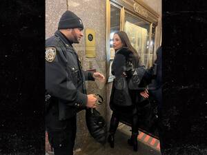 lisa ann police - Retired Porn Star Lisa Ann Detained by NYPD at Matt Rife's Radio City Show