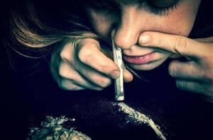 Drogues - Surconsommation de drogues dures et de porno : ce que risquent les jeunes