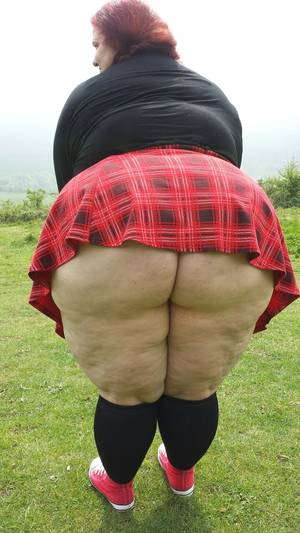 Mega Butt - Strip club three squirrels