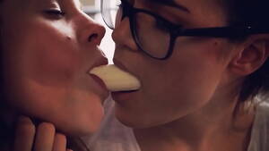 Food Kissing Porn - teens kiss - XVIDEOS.COM