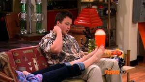 jennette mccurdy foot porn - Jennette McCurdy Foot Massage - YouTube