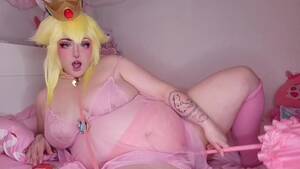 Bbw Princess Cosplay Porn - Chubby Princess Peach Gets Fucked with a Leash on ðŸ‘ - Pornhub.com