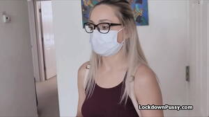 Masked Sex - Super safe sex with gf in mask during lockdown - XVIDEOS.COM