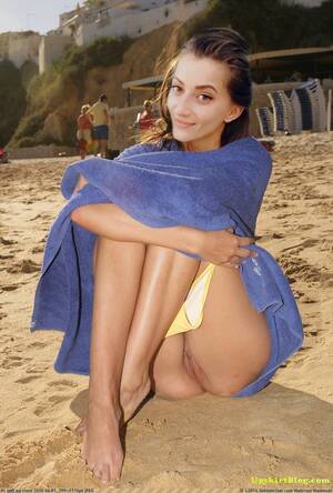 beach upskirt oops - Pic. #Upskirt #Panties #Beach, 243183B â€“ The last fake