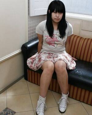 chubby shaved japanese - Chubby asian gal Yoshino Ohata strips down and gets her shaved cunt  fingered Porn Pictures, XXX Photos, Sex Images #2553158 - PICTOA