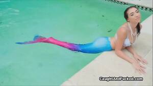 Amateur Mermaid Porn - Wet mermaid on big cock by the pool - XVIDEOS.COM