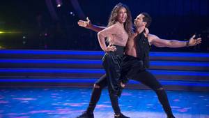 Dances Partner - Maksim Chmerkovskiy apologizes to 'Dancing With the Stars' partner Vanessa  Lachey